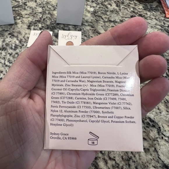 Sydney Grace  in Mel’s Memory eyeshadow collection - Picture 8 of 9